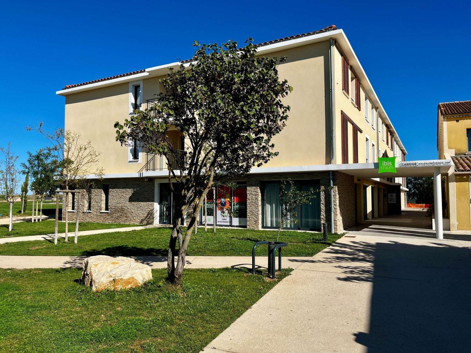 Hotel Ibis Styles Cabries Aix-En-Provence Tgv Exterior foto
