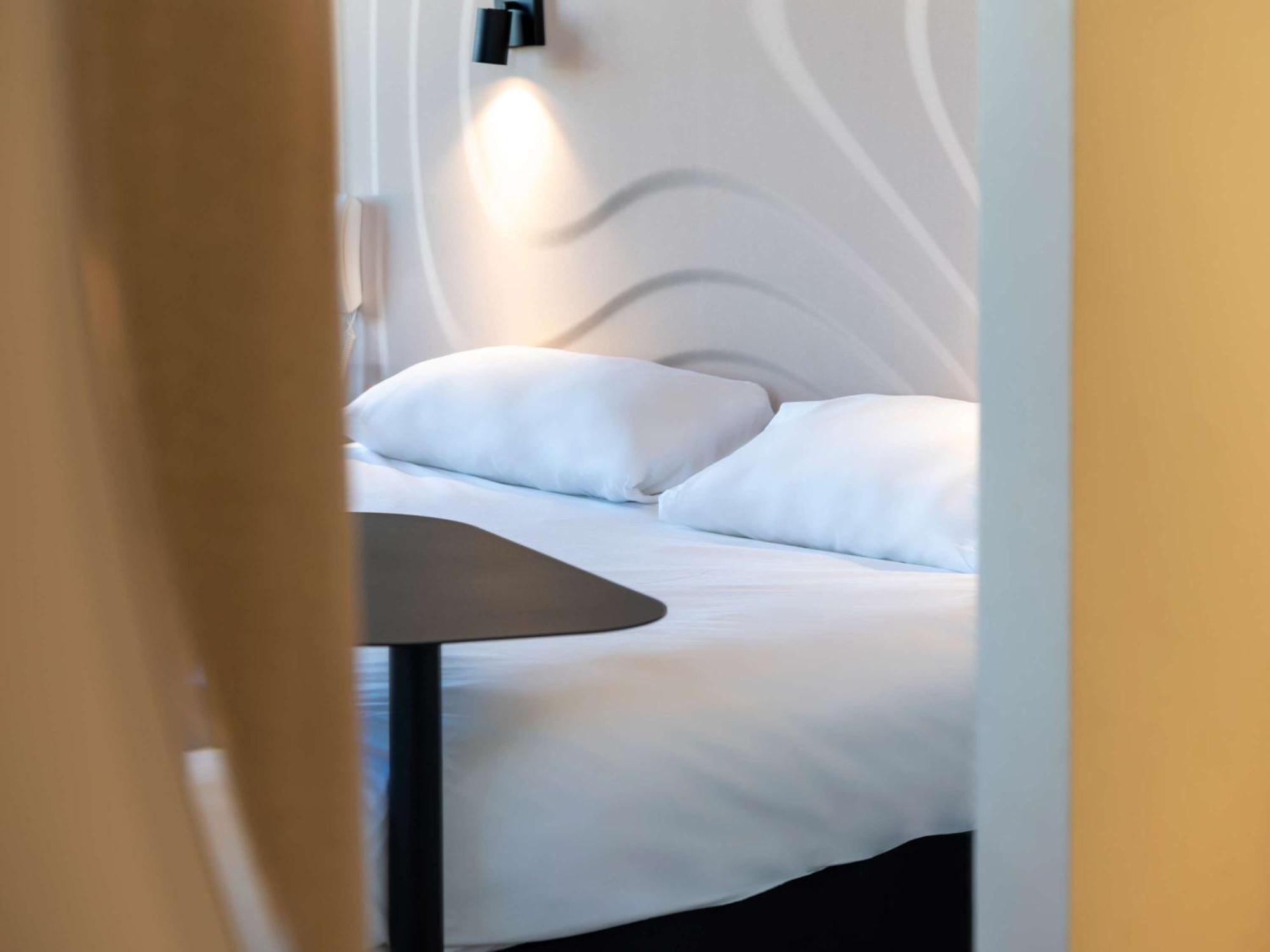 Hotel Ibis Styles Cabries Aix-En-Provence Tgv Exterior foto
