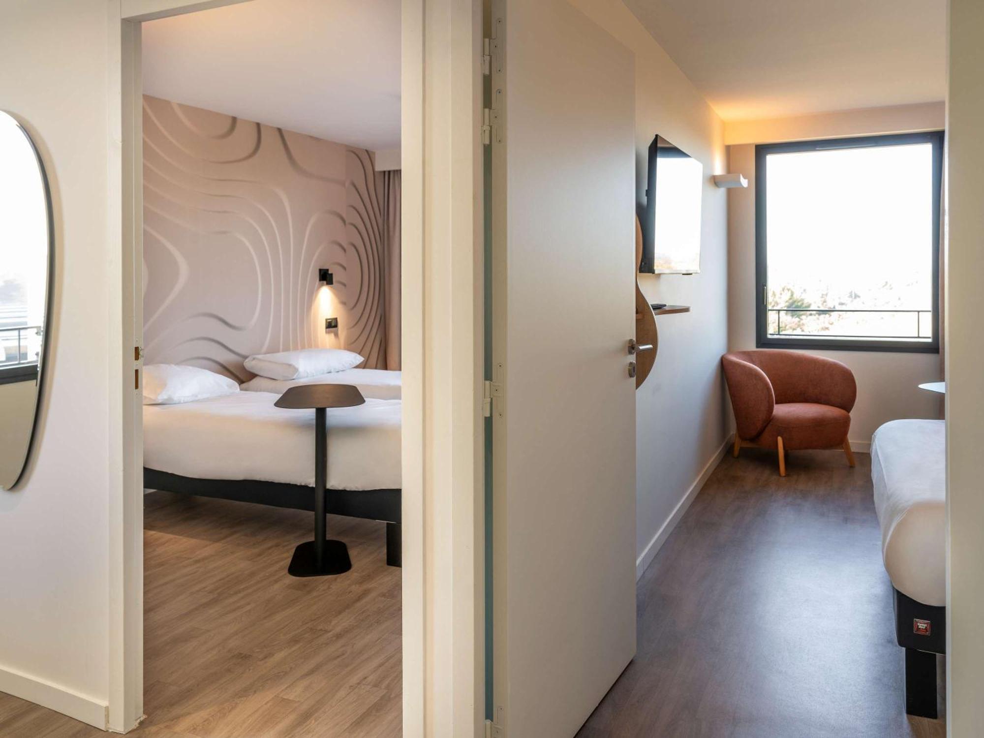 Hotel Ibis Styles Cabries Aix-En-Provence Tgv Exterior foto