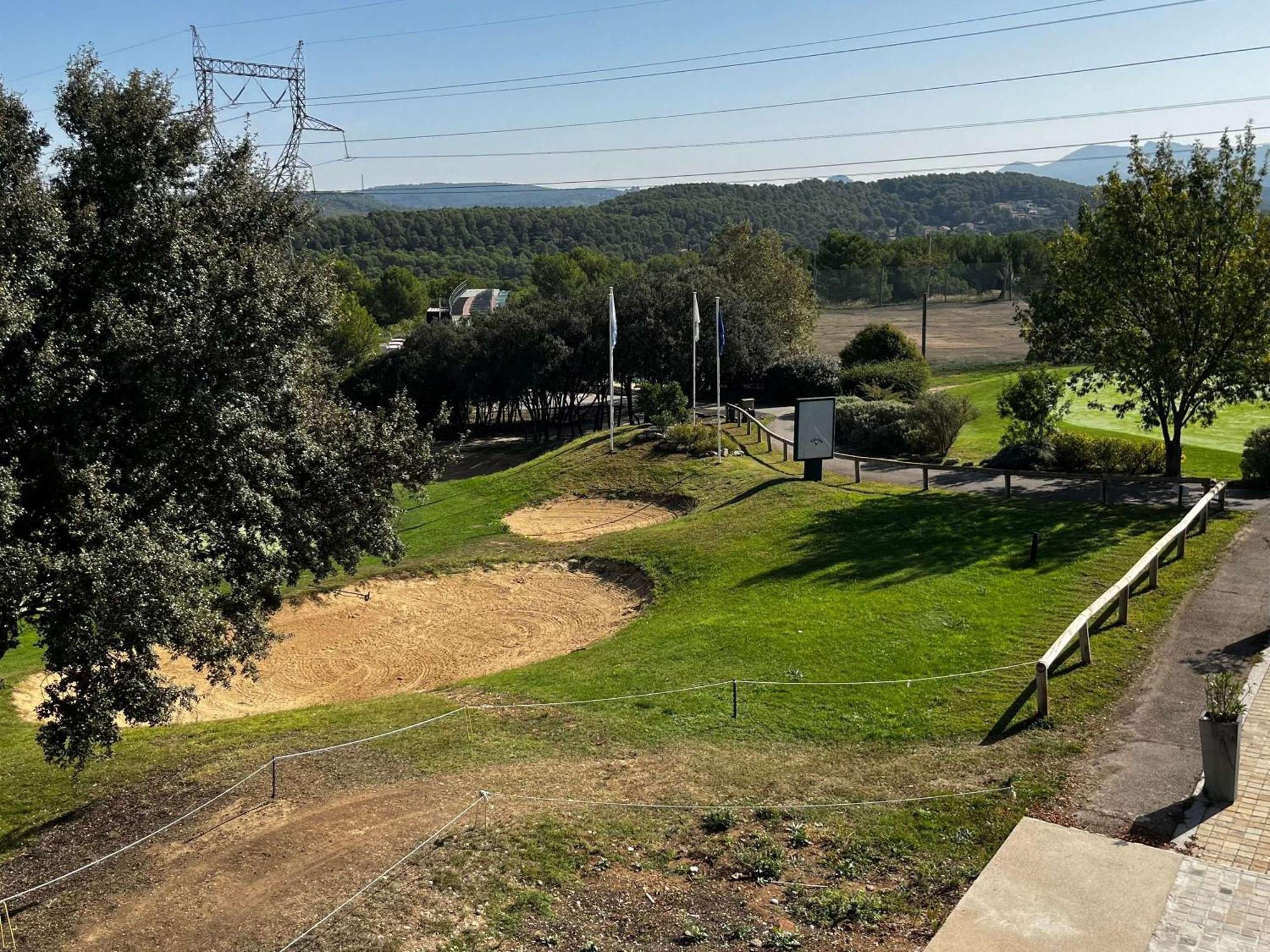 Hotel Ibis Styles Cabries Aix-En-Provence Tgv Exterior foto