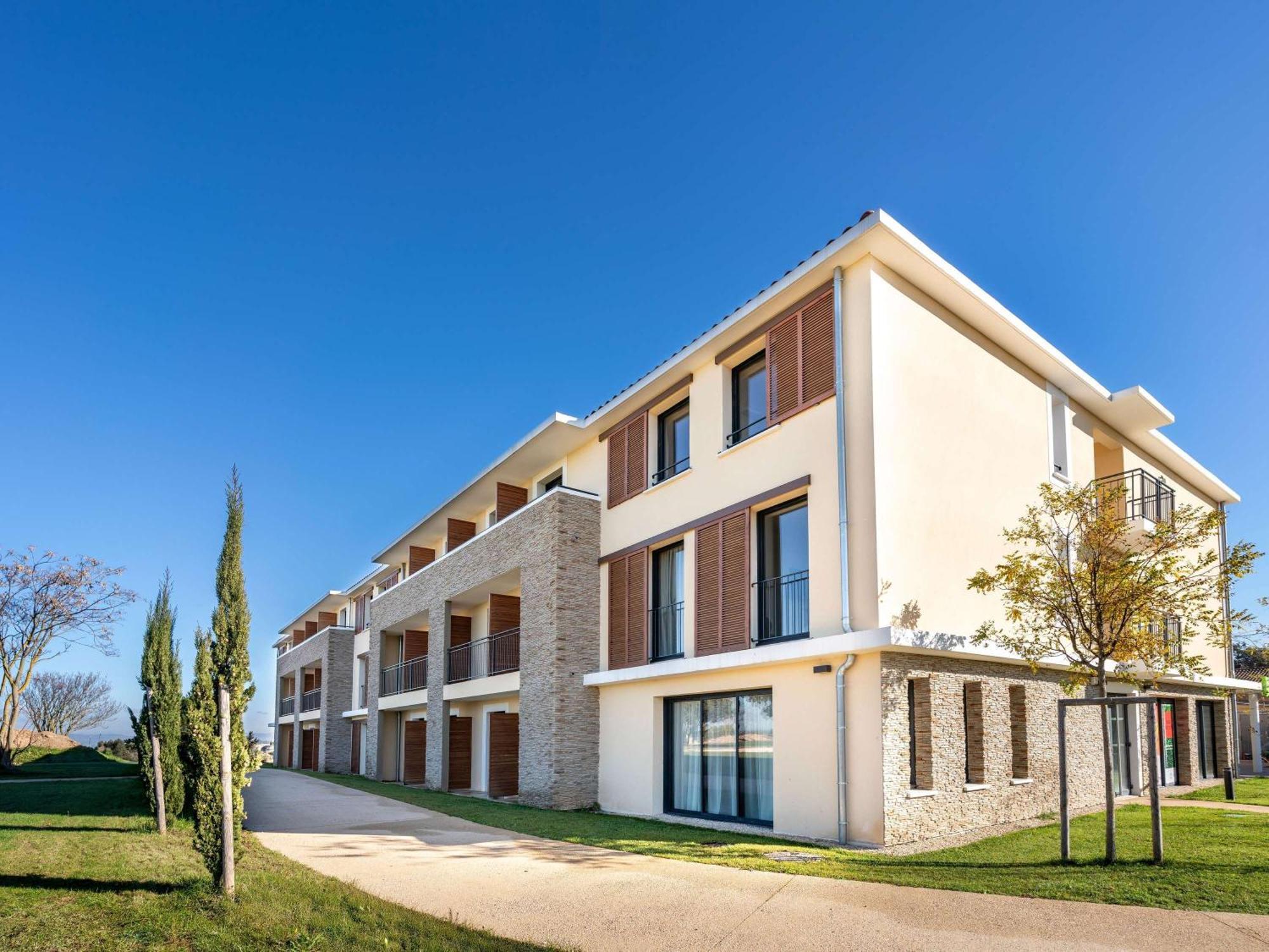 Hotel Ibis Styles Cabries Aix-En-Provence Tgv Exterior foto